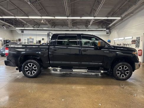 Used 2019 Toyota Tundra Limited w/ Limited Premium Package AWD/4WD image 7