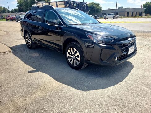Used 2024 Subaru Outback Premium image 4