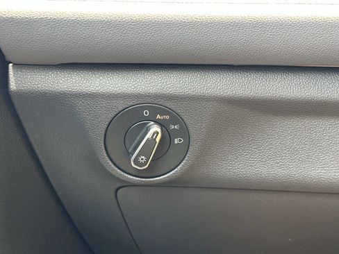 New 2025 Volkswagen Jetta SEL image 27