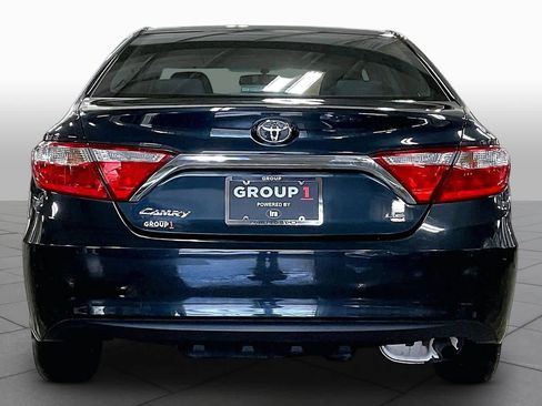 Used 2017 Toyota Camry LE image 5