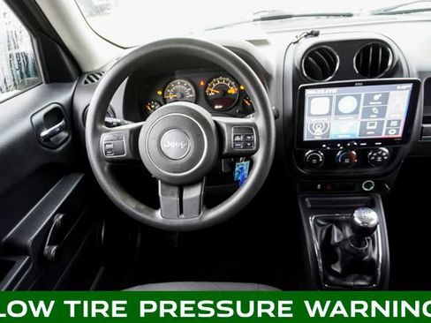 Used 2016 Jeep Patriot Sport image 8