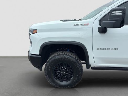 Used 2026 Chevrolet Silverado 2500 ZR2 AWD/4WD image 10