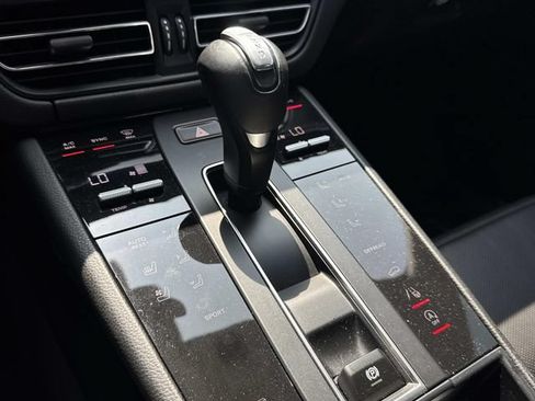 Used 2024 Porsche Macan S AWD/4WD image 22