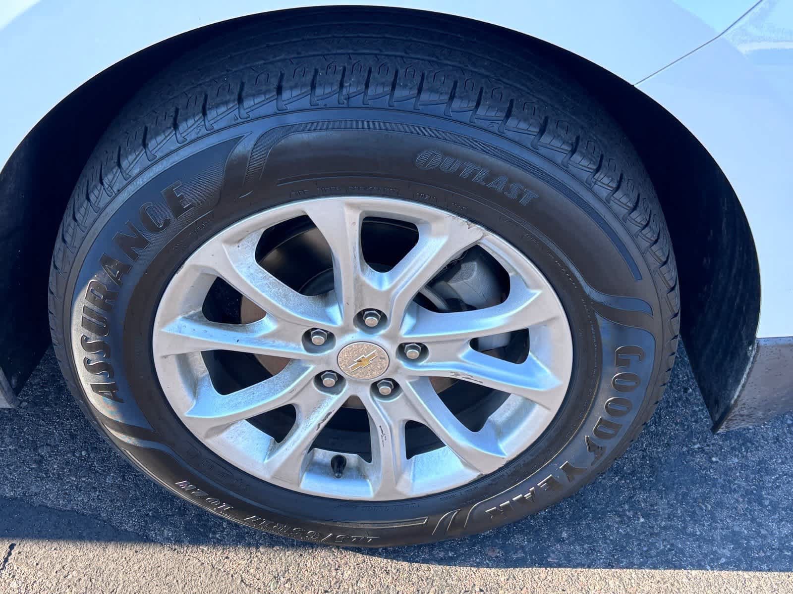 Used 2020 Chevrolet Equinox LS FWD image 10