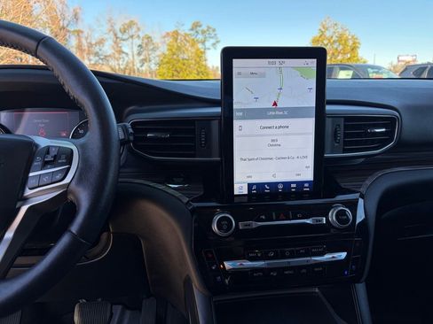 Used 2022 Ford Explorer Limited w/ Limited Technology Package image 22