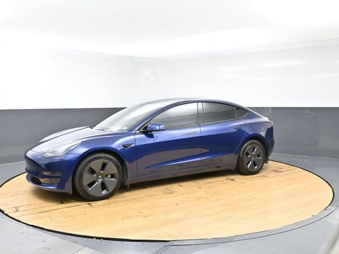 Used 2023 Tesla Model 3 Standard Range image 4