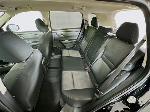 Used 2024 Nissan Rogue SV AWD/4WD image 26