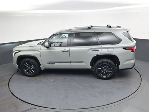 Used 2025 Toyota Sequoia Platinum AWD/4WD image 28