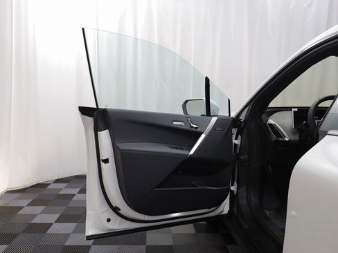 New 2026 BMW iX xDrive60 w/ M Sport Package image 4