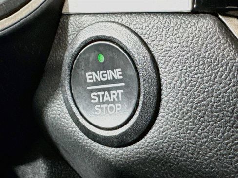 Used 2022 Ford Escape SE w/ Convenience Package FWD image 20