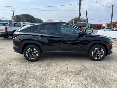 New 2026 Hyundai Tucson SEL FWD image 2