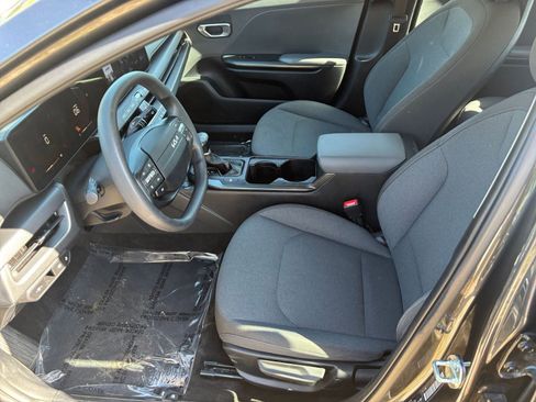 Used 2025 Kia K4 LXS image 29