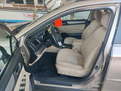 Used 2016 Subaru Outback 2.5i Premium AWD/4WD image 12