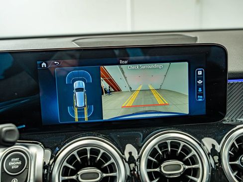 Certified 2024 Mercedes-Benz GLB 250 4MATIC image 27