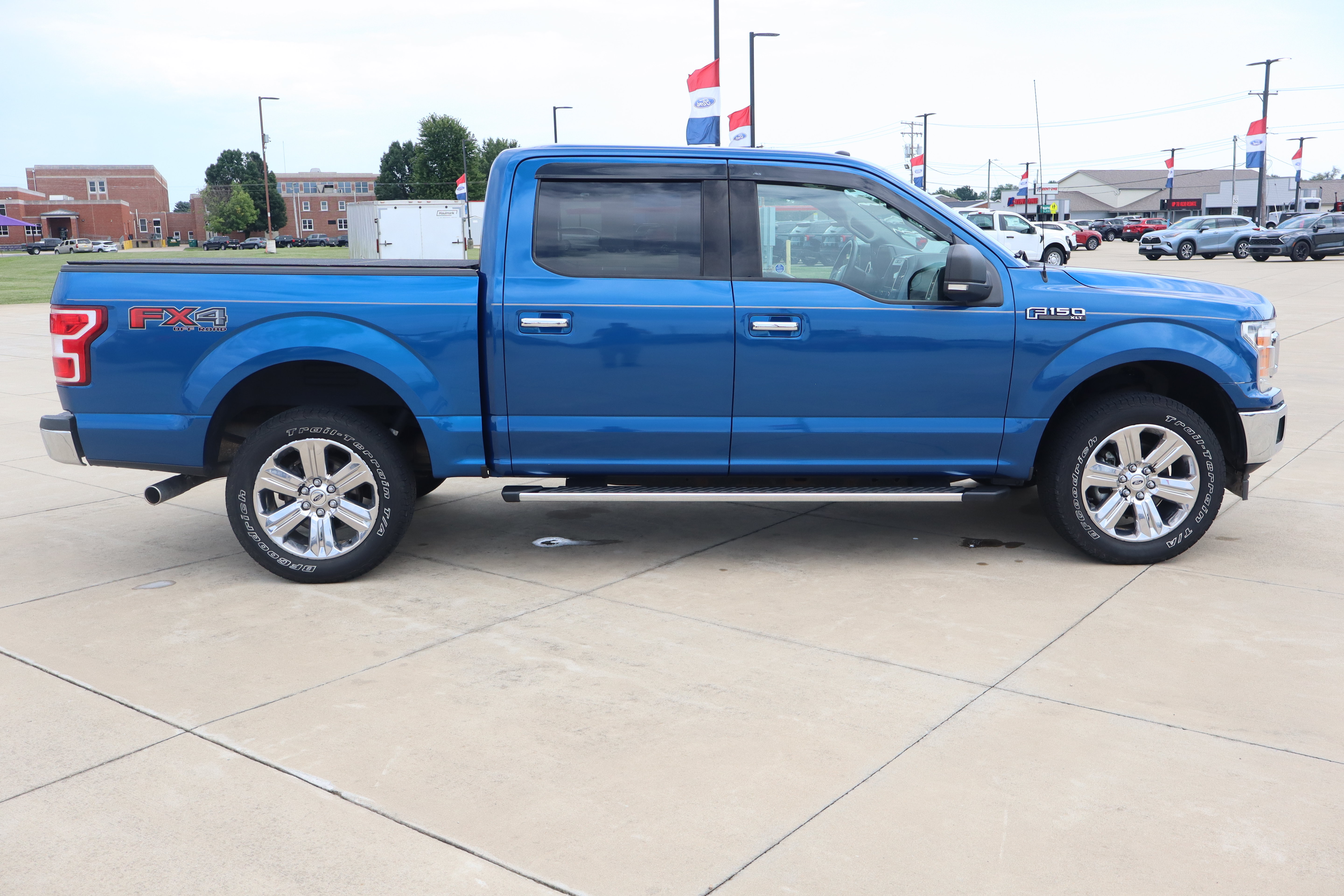 Used 2018 Ford F150 XLT w/ Equipment Group 302A Luxury AWD/4WD image 4