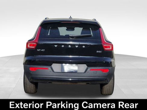 Certified 2025 Volvo XC40 B5 Plus AWD/4WD image 8