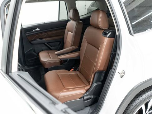 Used 2023 Volkswagen Atlas SEL AWD/4WD image 16