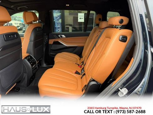 Used 2021 BMW X7 xDrive40i w/ M Sport Package AWD/4WD image 14