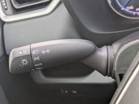 Used 2023 Toyota RAV4 SE image 28