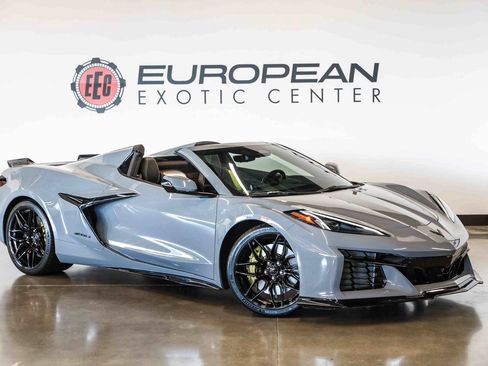 Used 2024 Chevrolet Corvette Z06 w/ Battery Protection Package RWD image 1