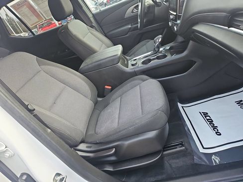 Used 2023 Chevrolet Traverse LT FWD image 28