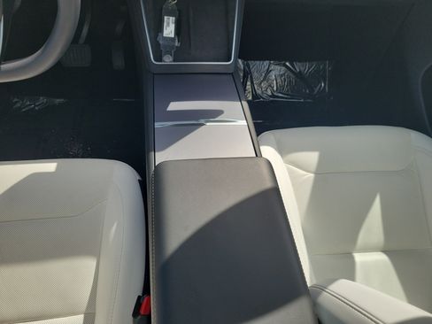 Used 2026 Tesla Model Y Long Range AWD/4WD image 19