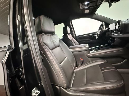 Used 2025 Chevrolet Suburban RST w/ Comfort Package AWD/4WD image 63