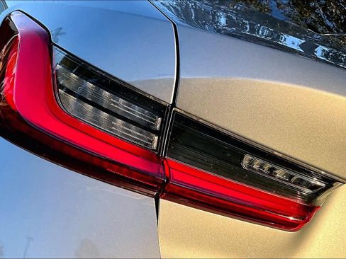 Used 2023 BMW 330i Sedan w/ Driving Assistance Package image 28