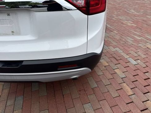 Used 2019 GMC Acadia SL FWD image 12