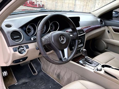 Used 2013 Mercedes-Benz C 250 Sedan image 18