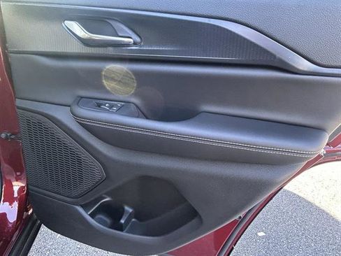 New 2025 Jeep Grand Cherokee Altitude image 22