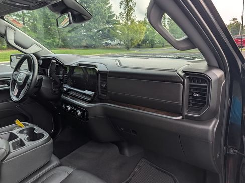 Used 2024 GMC Sierra 1500 SLT AWD/4WD image 11