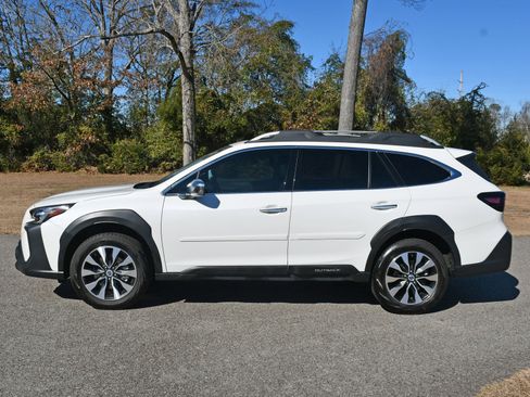 Used 2025 Subaru Outback Touring image 2