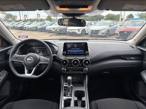 Used 2025 Nissan Sentra SV FWD image 31