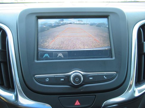 Used 2018 Chevrolet Equinox LT FWD image 27