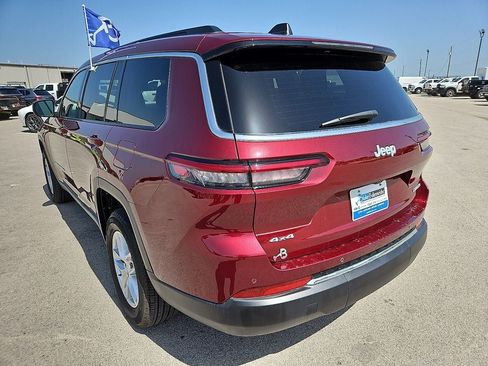 Used 2025 Jeep Grand Cherokee L Laredo AWD/4WD image 5