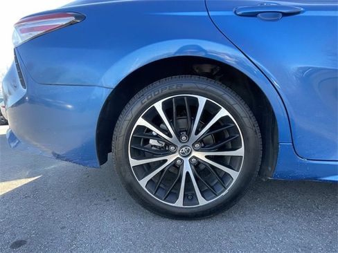 Used 2019 Toyota Camry SE image 8