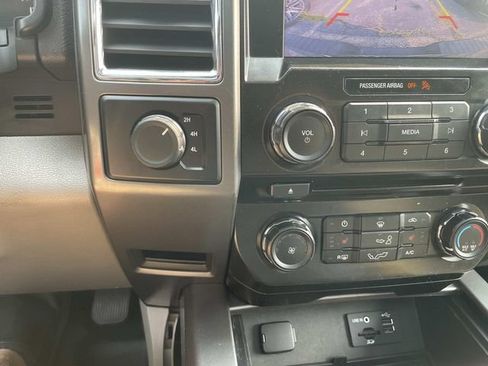Used 2015 Ford F150 XLT w/ Equipment Group 302A Luxury AWD/4WD image 32