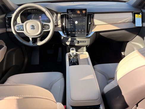 New 2026 Volvo XC90 T8 Plus image 16