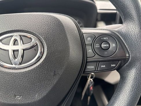 Used 2023 Toyota Corolla Cross L image 21
