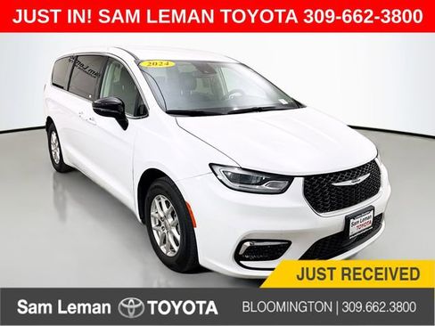 Used 2024 Chrysler Pacifica Touring-L image 1