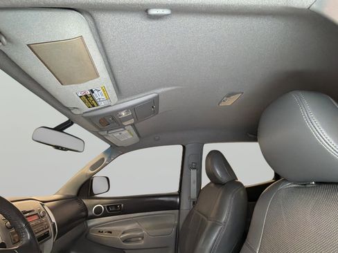 Used 2010 Toyota Tacoma PreRunner RWD image 32