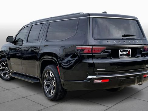 Used 2023 Jeep Wagoneer L Series III w/ Preferred Equipment Group image 11