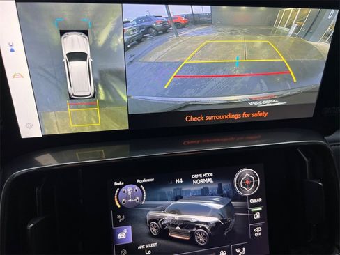 Used 2023 Lexus LX 600 4WD w/ Accessory Package (Z1) image 32