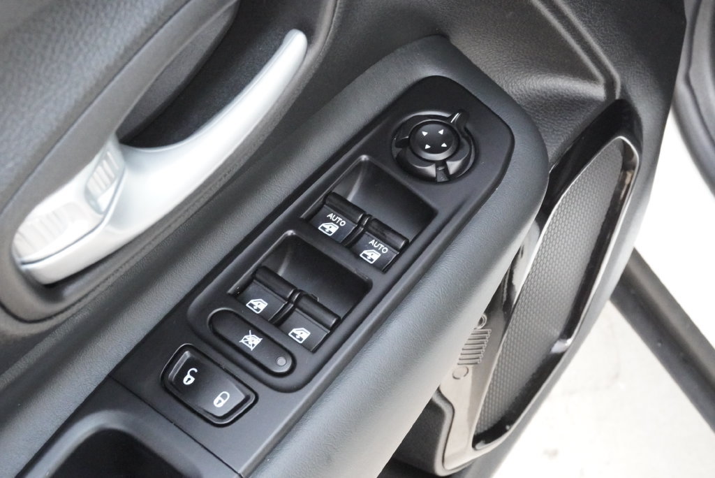 Used 2023 Jeep Renegade Altitude w/ Convenience Group I AWD/4WD image 25
