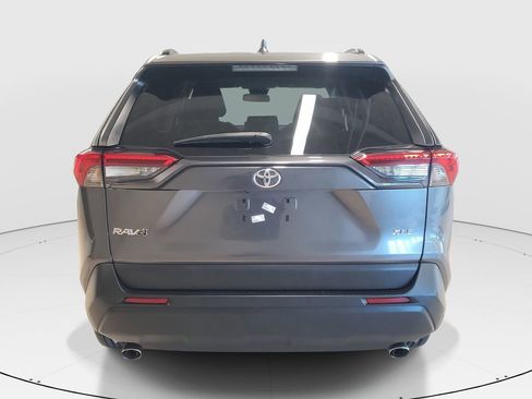 Used 2021 Toyota RAV4 XLE w/ Convenience Package image 6
