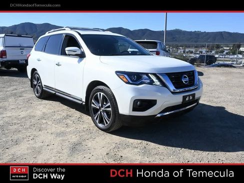 Used 2020 Nissan Pathfinder Platinum image 3