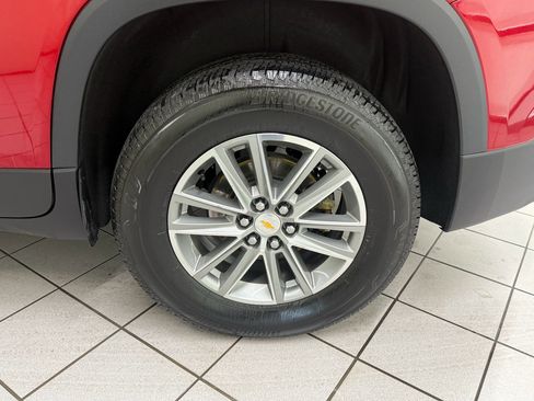 Used 2023 Chevrolet Traverse LT image 13