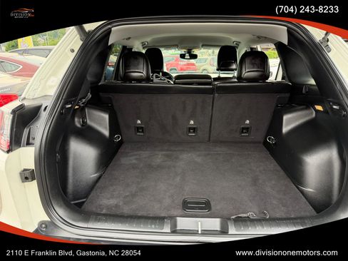 Used 2019 Jeep Cherokee Latitude Plus FWD image 8