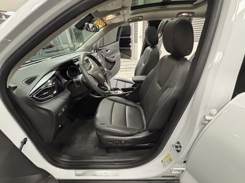 Used 2022 Buick Encore GX Essence w/ Experience Buick Package image 55